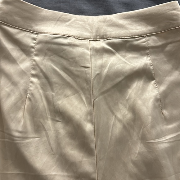 437 Silk Set - Large top, small bottoms - Picture 3 of 3